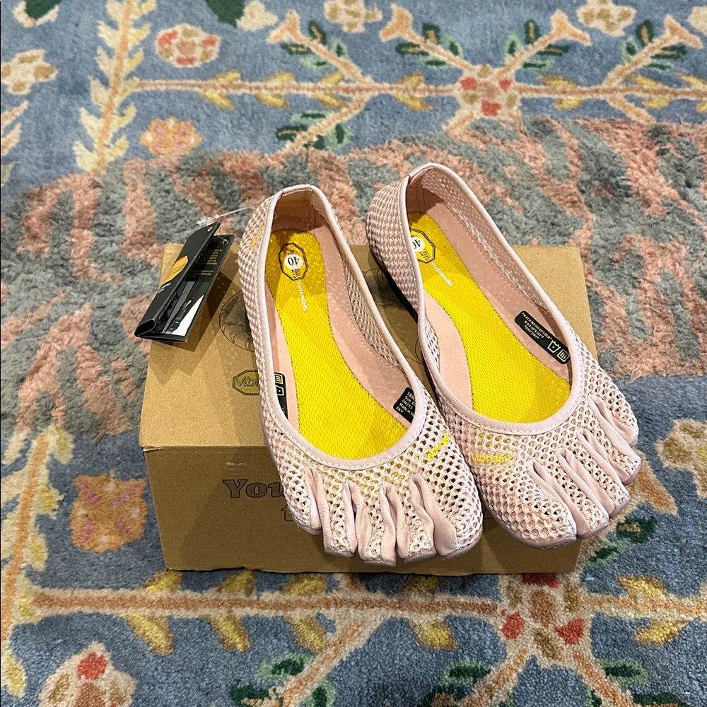 Vibram FiveFinger in Pink Mesh